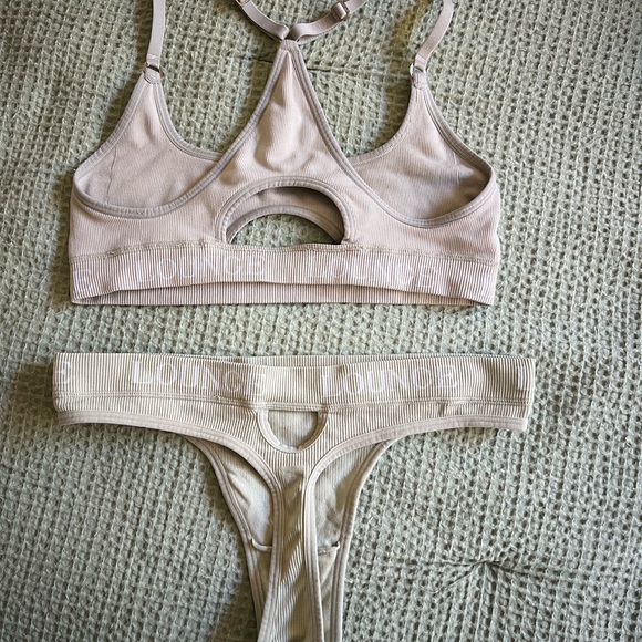 Cream Intimates Set - Picture 2 of 2